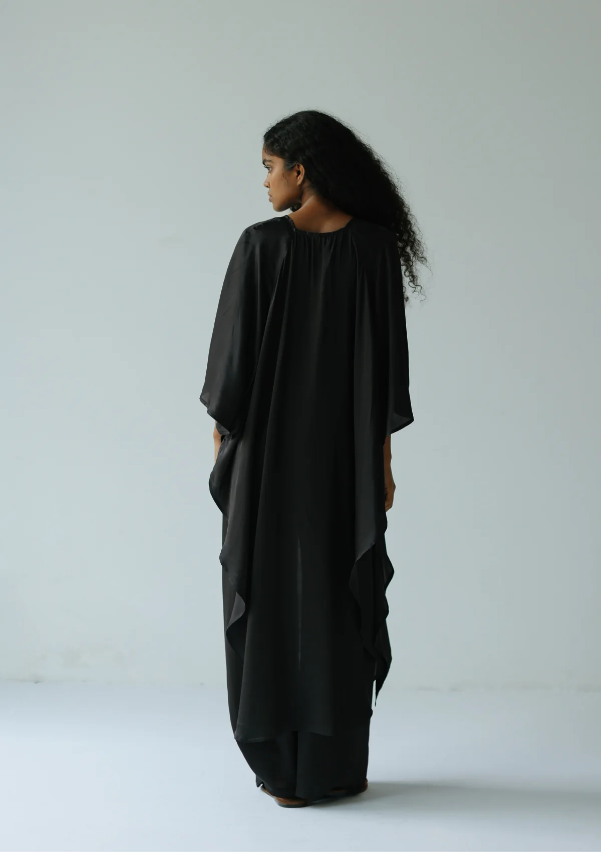 KARLA CAPE - Image 4