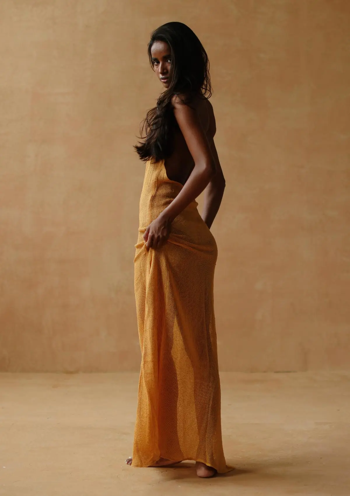 MARA HALTER DRESS - GOLDEN APRICOT - Image 4