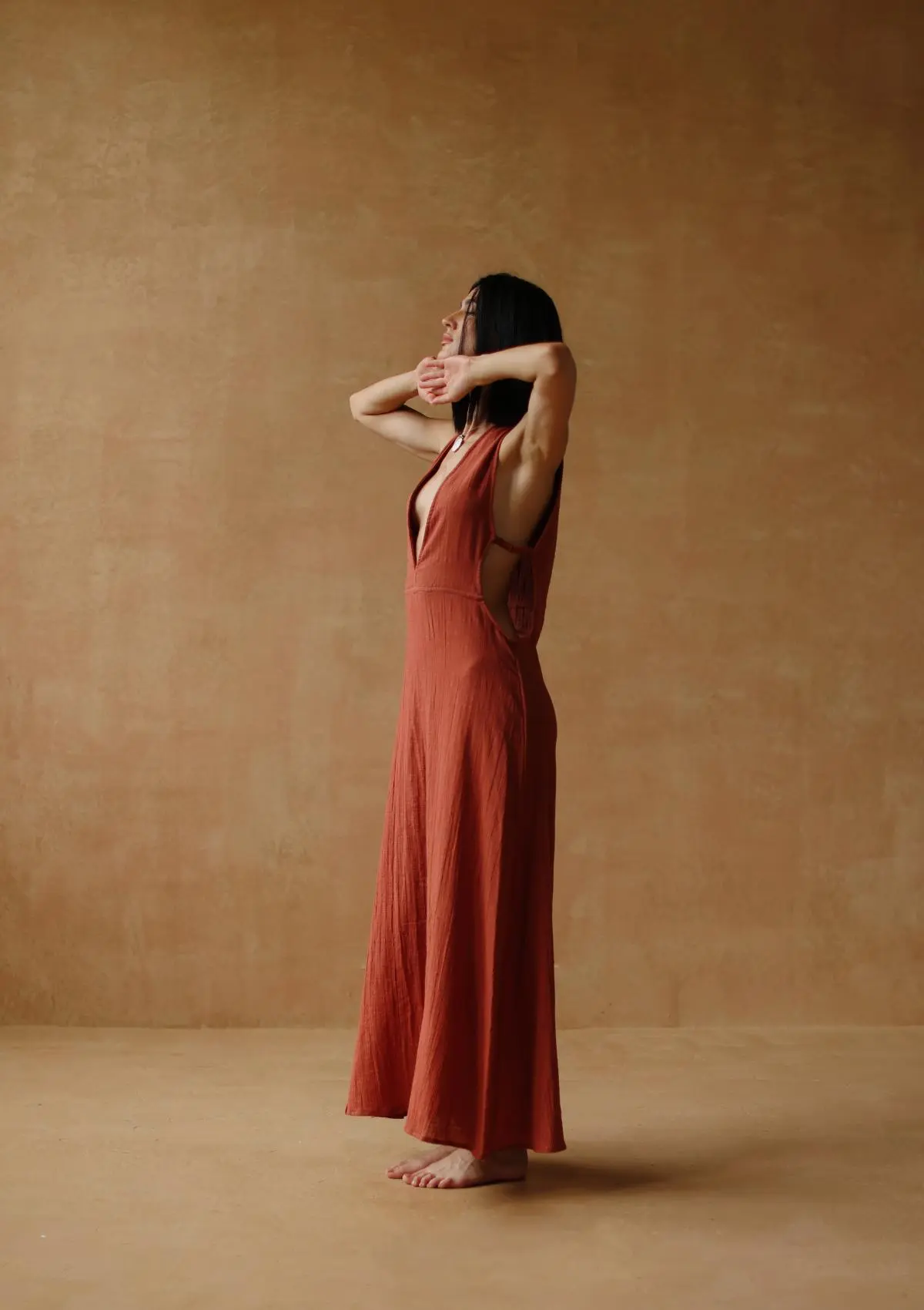 RAYA MAXI CUTOUT DRESS- BAKED CLAY - Image 4